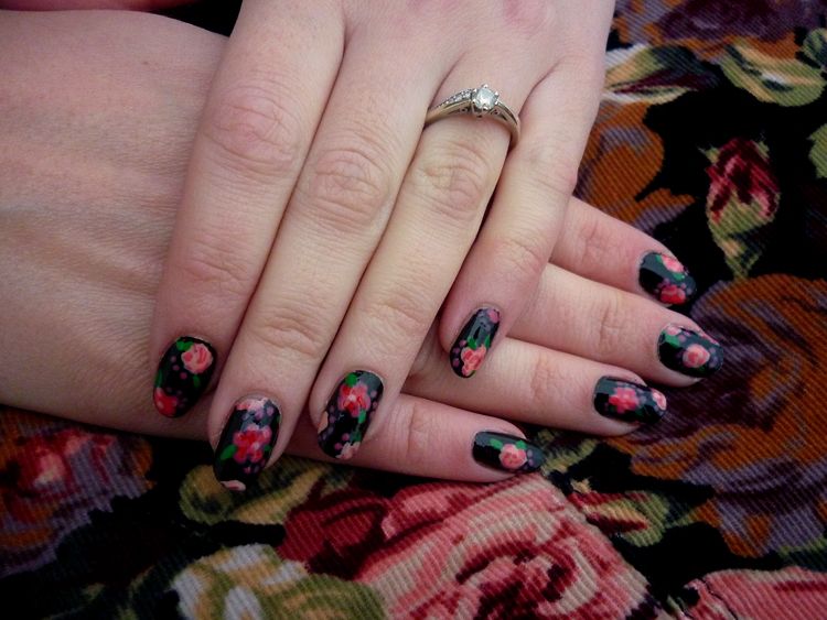 hand drawn nail art, floral, coordintaing nails, Autumn flowers, Scottish blogger