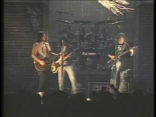 PDVD 001 zpscf434e85 - Neil Young & Crazy Horse - Shakey Weld 1991 (2006) [DVD5] [NTSC] [VH]