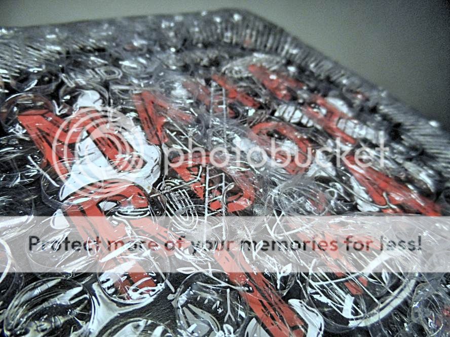 bubble wrap atau pembungkus bergelembung untuk mengemas CD musik Indonesia Maharddhika