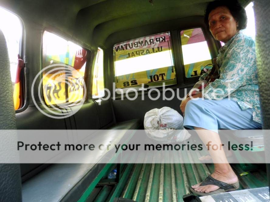 mobil angkot AL Jatiwarna - Kampung Rambutan